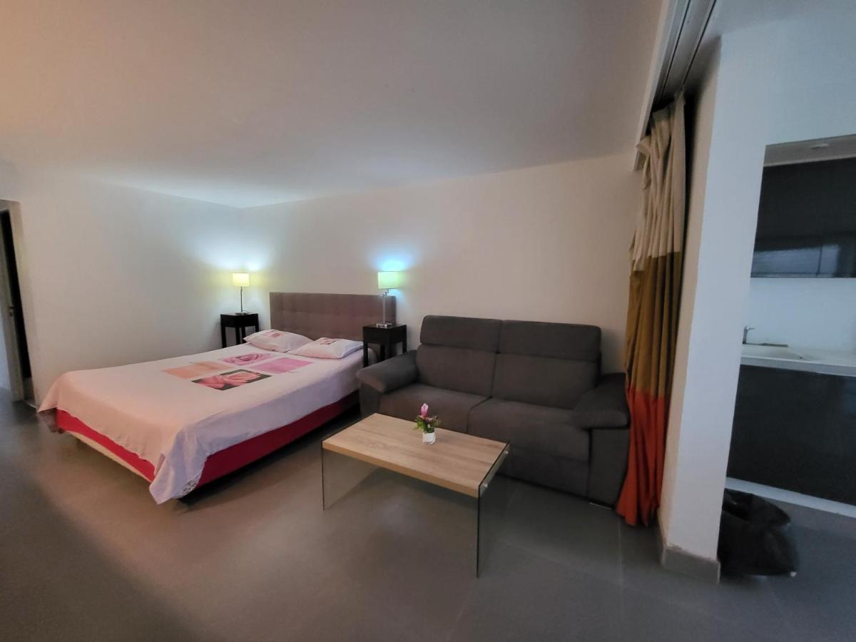 Residence Appartement La Vieille Tour Ле-Гозье Экстерьер фото